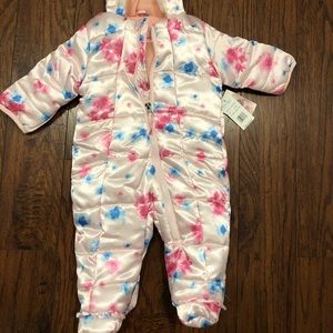 Brand new Jessica Simpson snowsuit size 6-9months